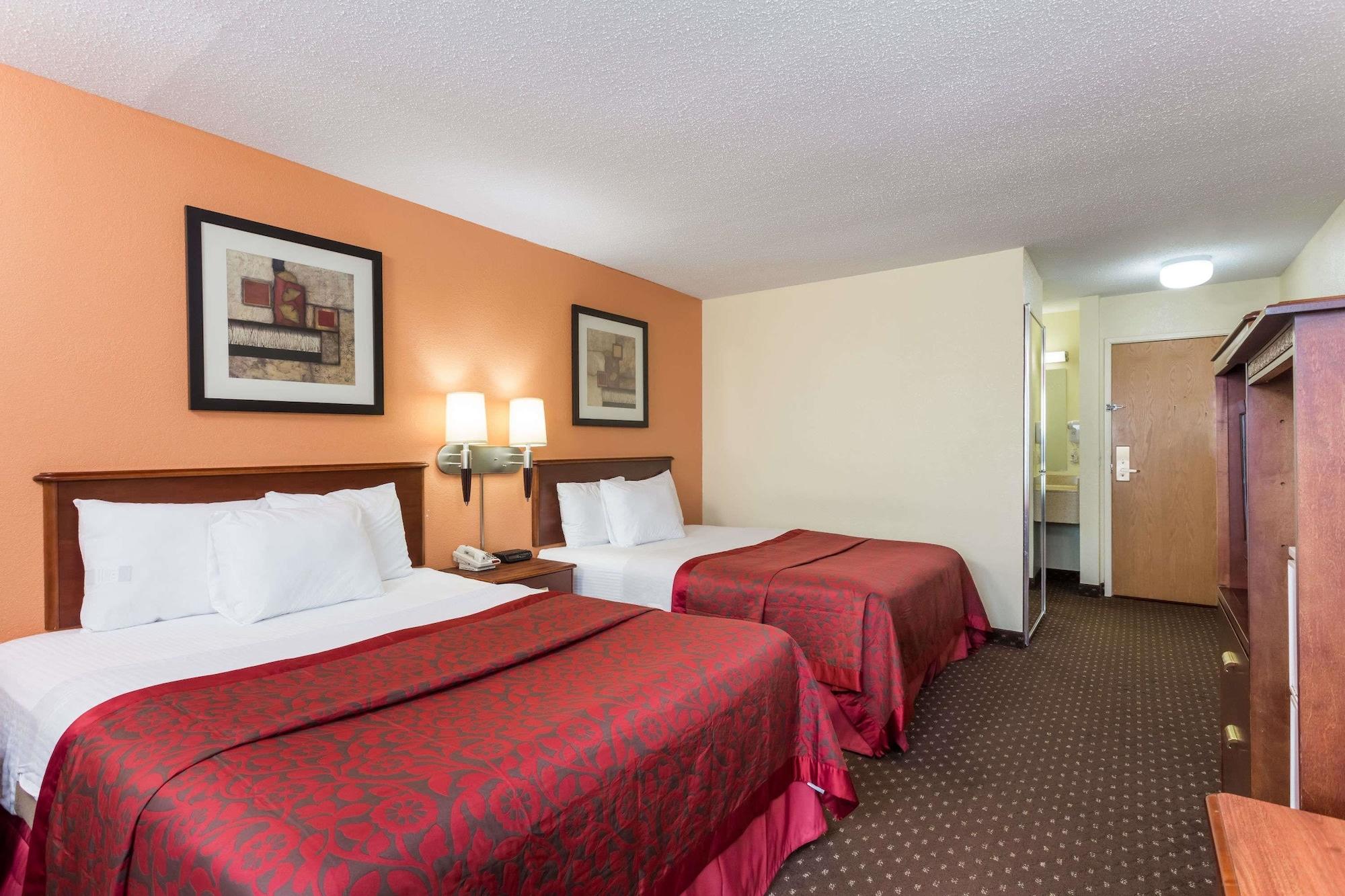 Days Inn & Suites By Wyndham Bloomington/Normal Il Kültér fotó