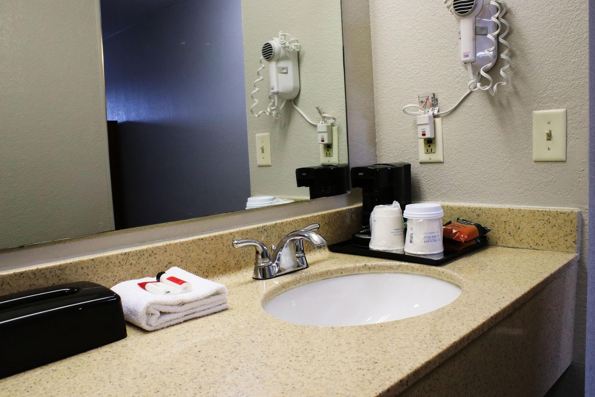 Days Inn & Suites By Wyndham Bloomington/Normal Il Kültér fotó