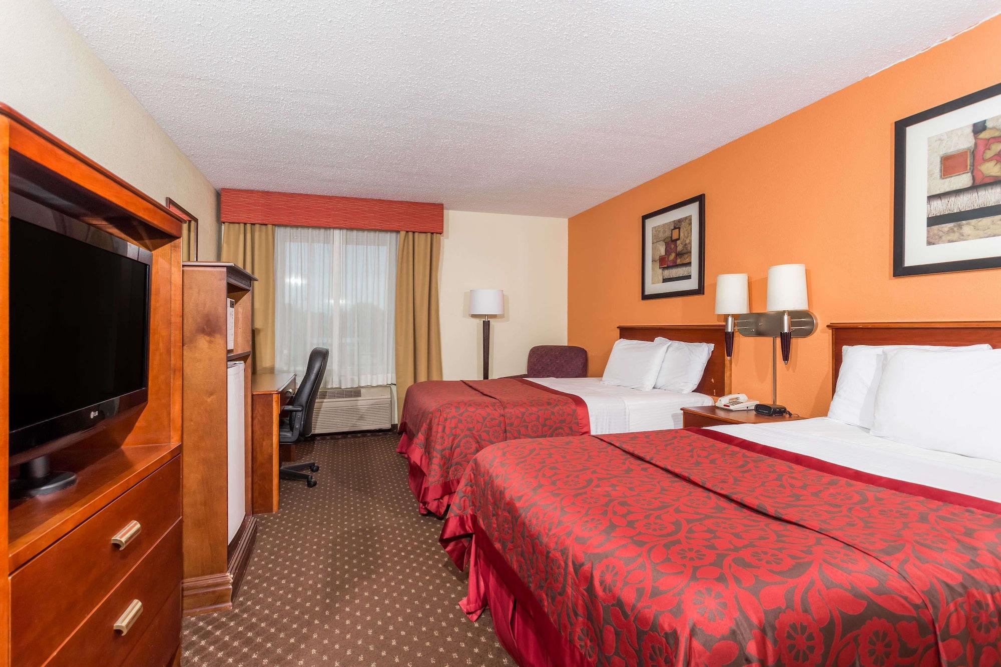 Days Inn & Suites By Wyndham Bloomington/Normal Il Kültér fotó