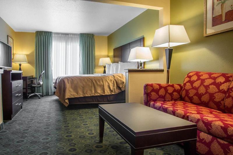 Days Inn & Suites By Wyndham Bloomington/Normal Il Kültér fotó