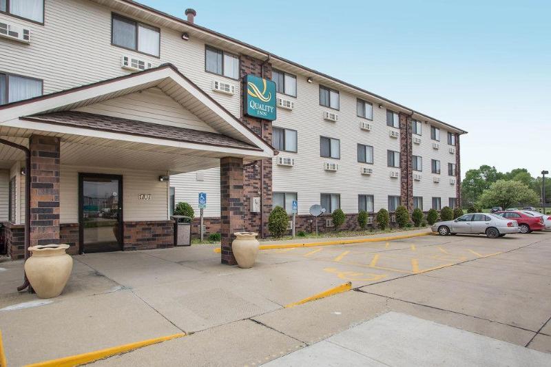 Days Inn & Suites By Wyndham Bloomington/Normal Il Kültér fotó