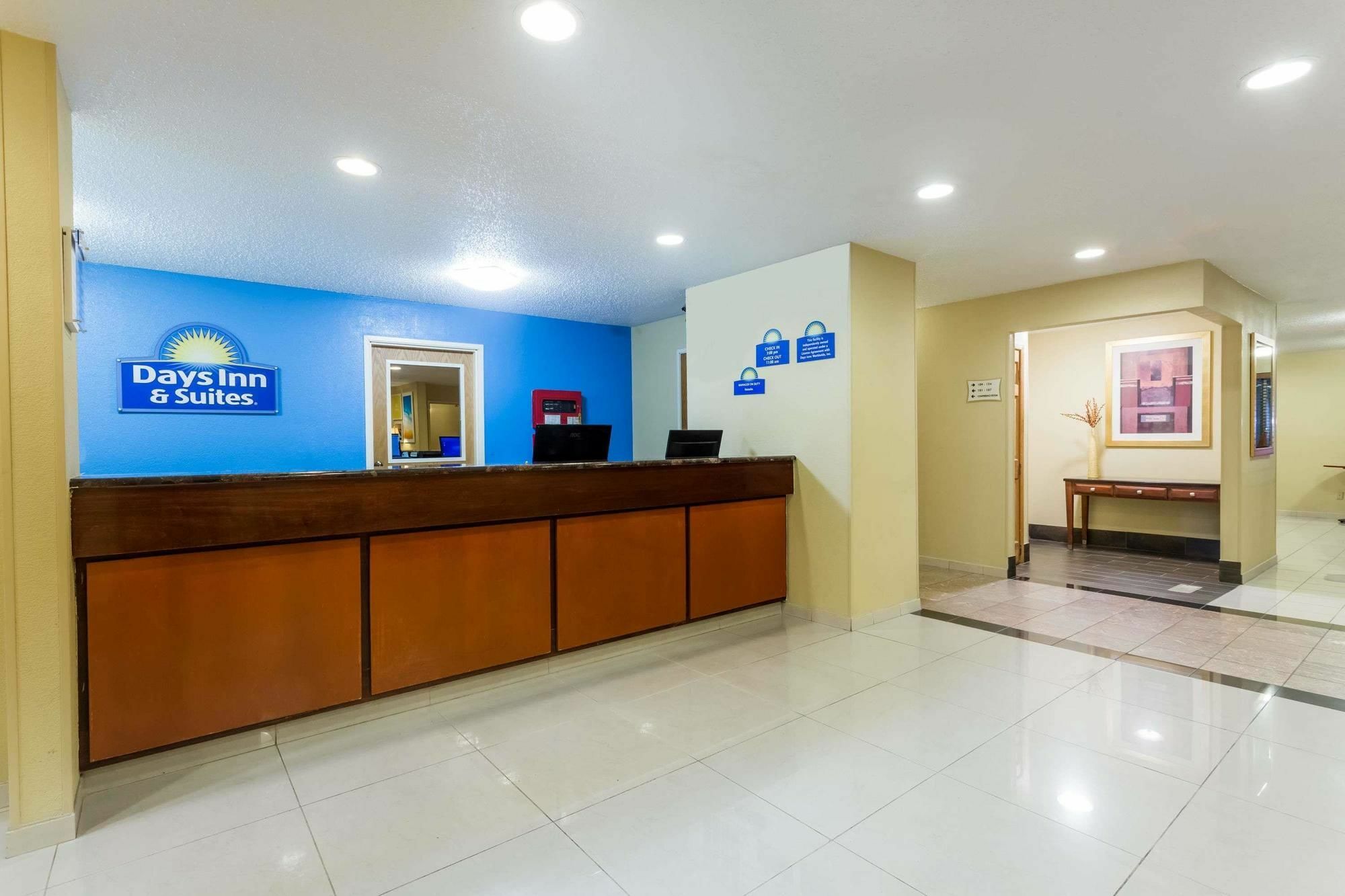 Days Inn & Suites By Wyndham Bloomington/Normal Il Kültér fotó